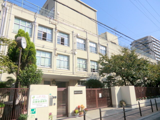 小学校　市立三国小学校（小学校）まで476m