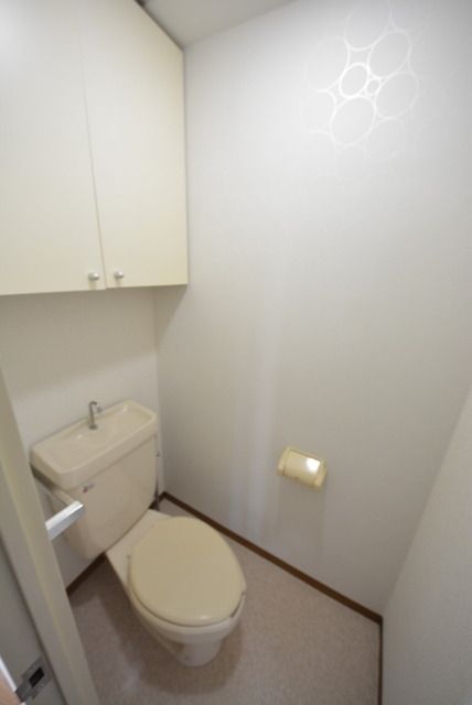 トイレ　★トレイで考え事・・・★