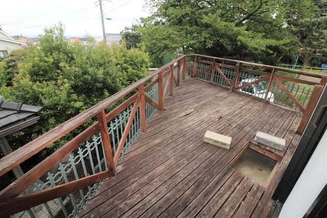 バルコニー　ウッドデッキ