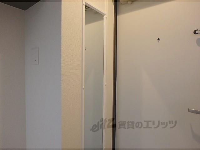 玄関　鏡