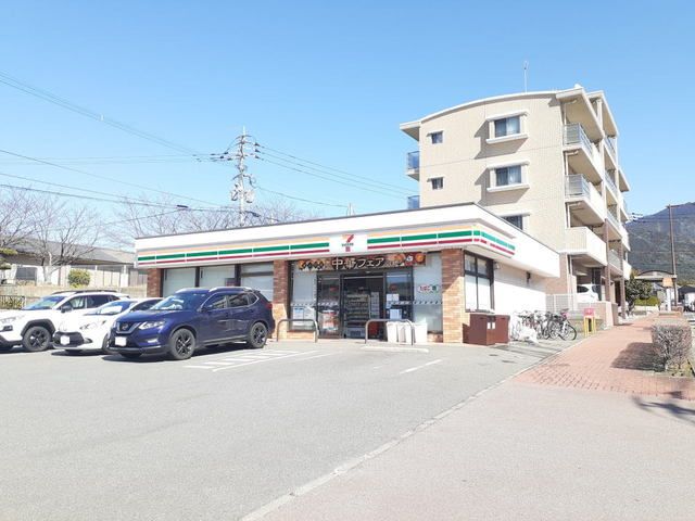 コンビニ　セブンイレブン須恵レインボーロ（コンビニ）まで300m