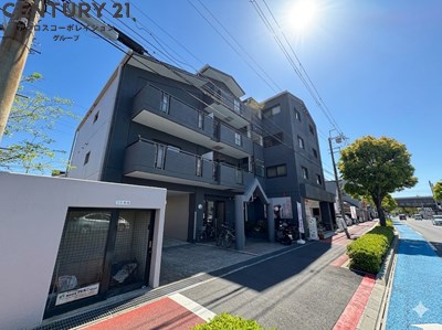 建物外観　専用ゴミ置き場あります