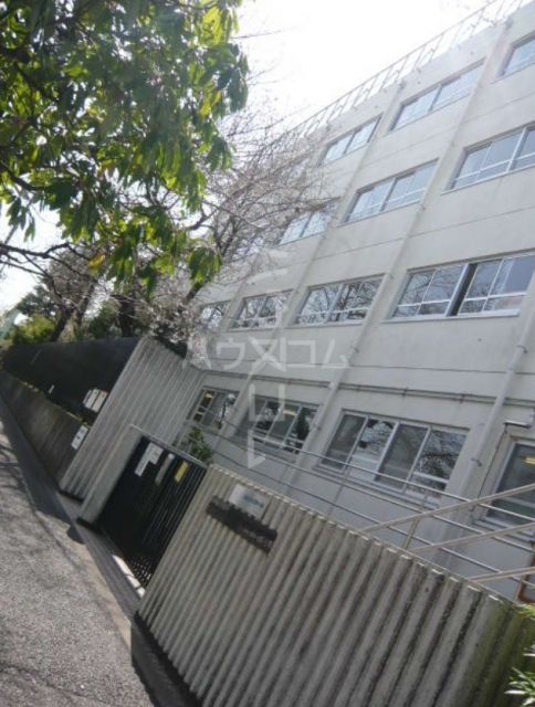 中学校　世田谷区立駒沢中学校（中学校）まで565m