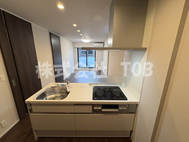 キッチン　ガス3口グリル付き