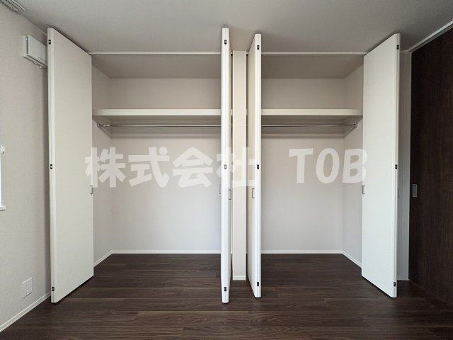 収納　洋室6帖　収納