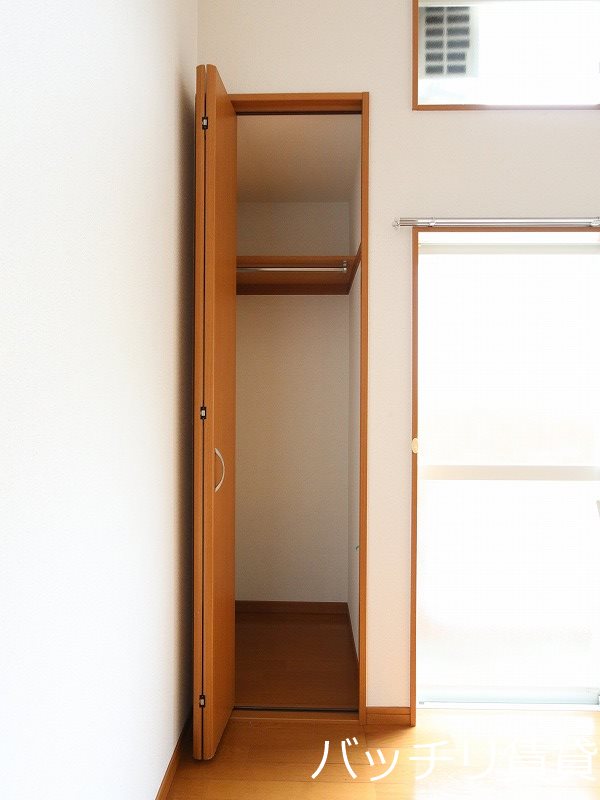 収納　同型タイプの画像の為、現状を優先いたします