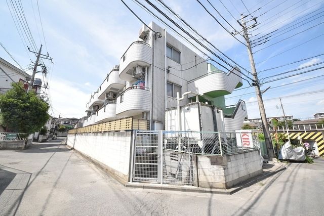 その他共有部分　ゴミ置き場あり