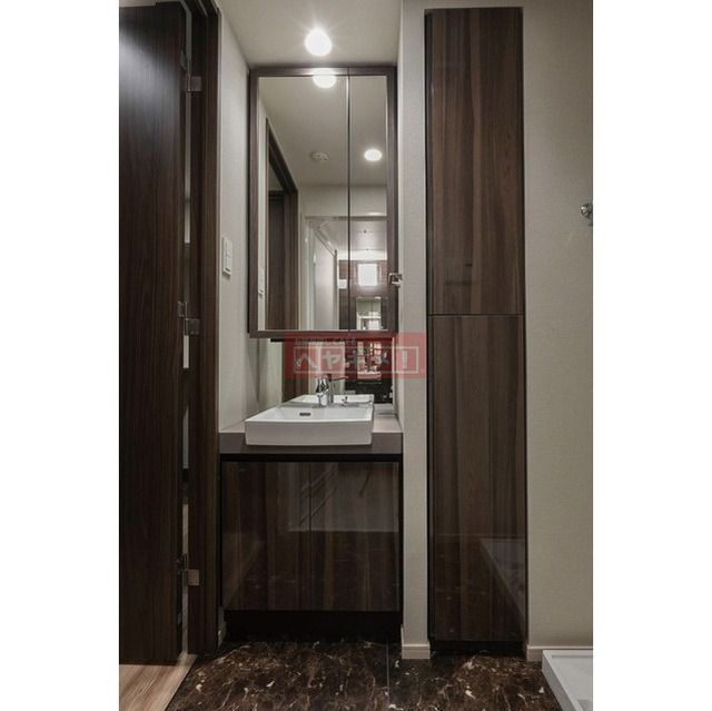 洗面設備　収納