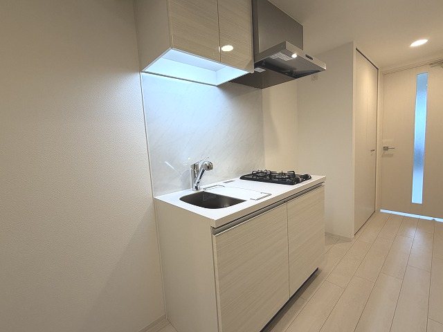キッチン　同物件別部屋
