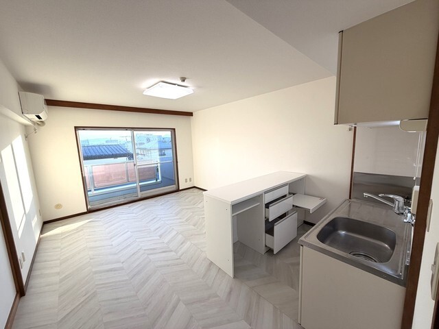 居室・リビング　家電収納キャビネット付き♪