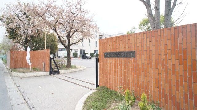 中学校　本庄南中学校（中学校）まで200m