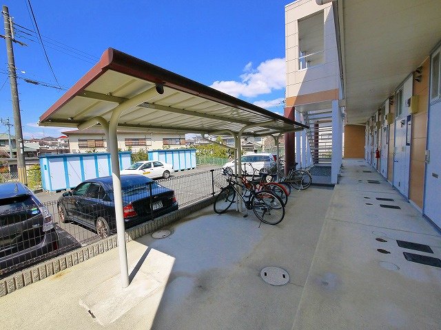 その他共有部分　家根付き駐輪場です