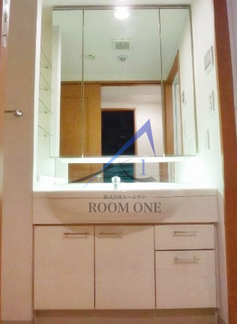 洗面設備　洗面台です。