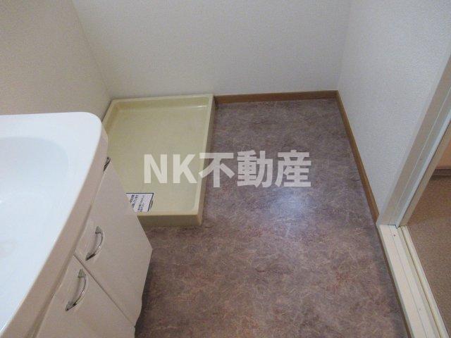 洗面設備　明るい洗面所です