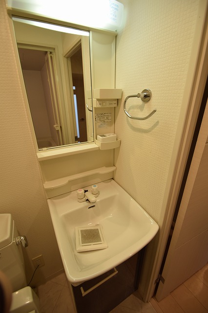 洗面設備　独立洗面台＊号室・階数によって色味違います