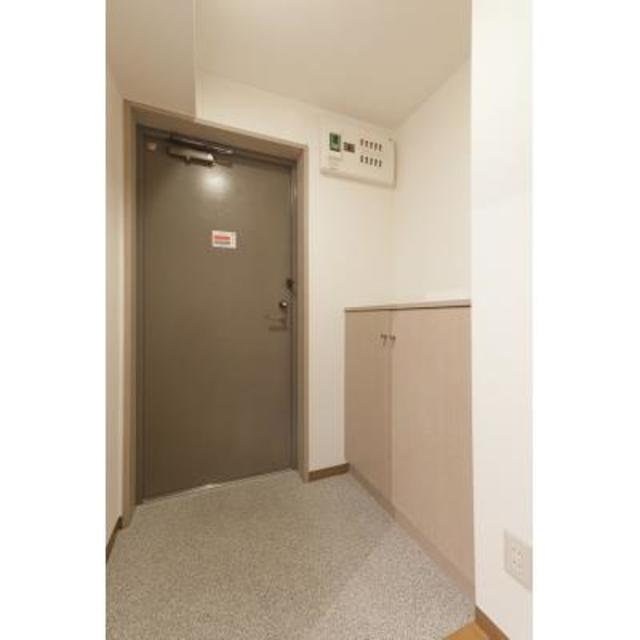 玄関　※写真は同タイプ住戸です。