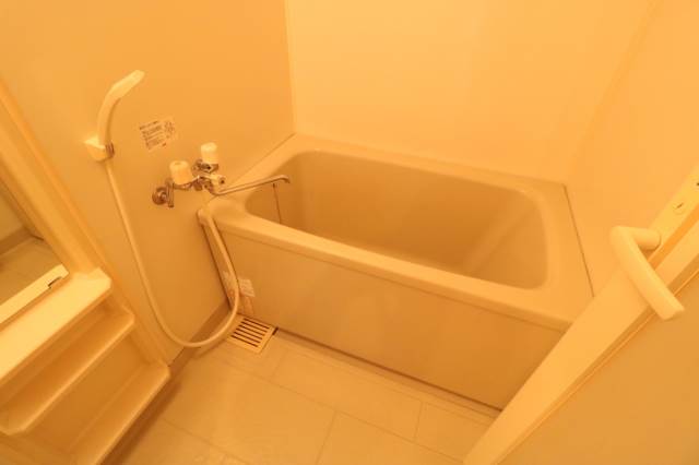 バス・シャワールーム　綺麗な浴室です♪