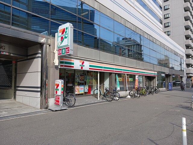 コンビニ　セブンイレブン天神橋六丁目店（コンビニ）まで200m