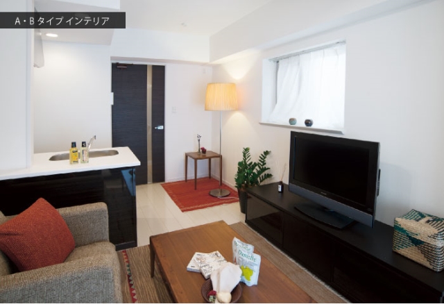 居室・リビング　白基調の清潔感あるお部屋です