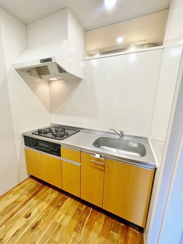 キッチン　★システムキッチングリル付き/３口コンロ★