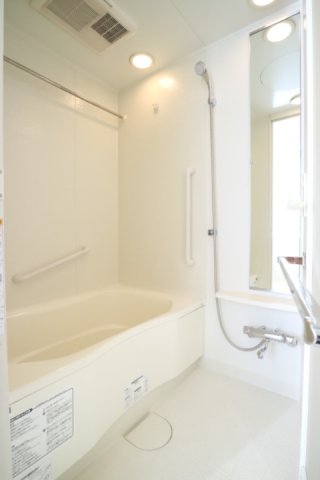 バス・シャワールーム　別部屋参考写真