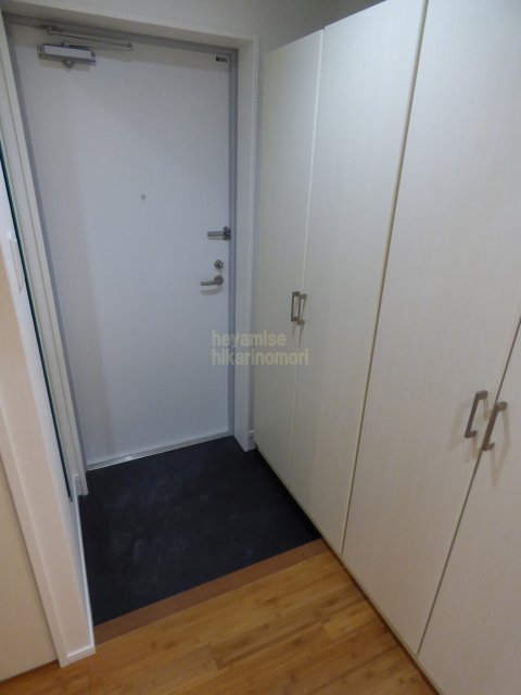 玄関　写真は別号室