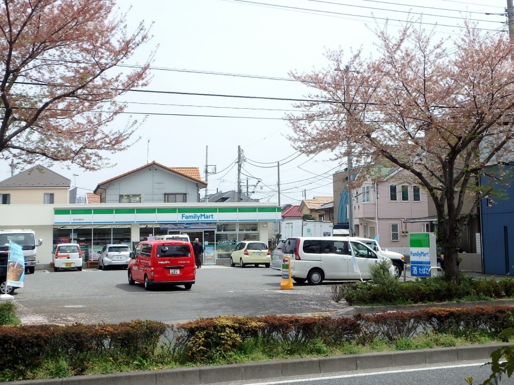 コンビニ　ファミリーマート　府中本宿町店（コンビニ）まで583m