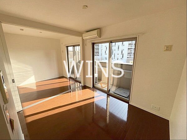 居室・リビング　別部屋参考写真です