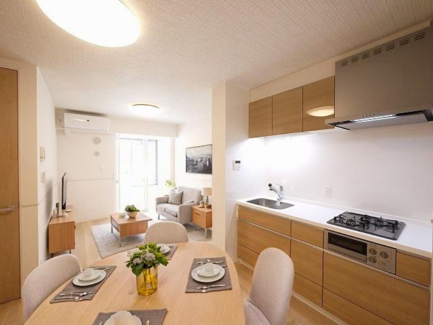 居室・リビング　CGで家具等を配置したもので家具等は含まれません