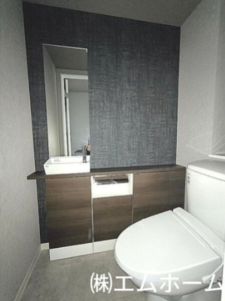 トイレ　温水洗浄便座付トイレ