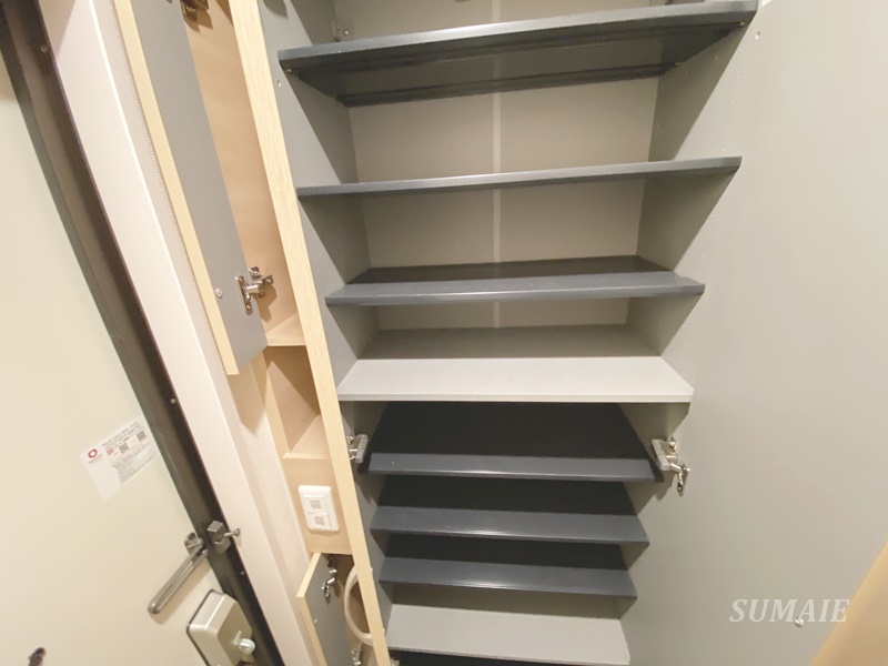 収納　シューズボックスです☆