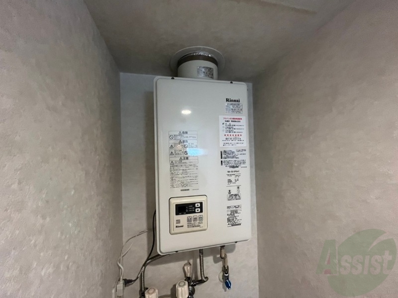 その他設備　ガス給湯器です。操作しやすいパネルになってます。