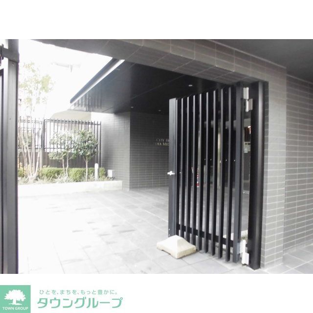 エントランス　タウンハウジング仙川店まで♪