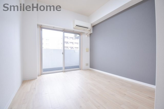 居室・リビング　エアコン付きのお部屋です