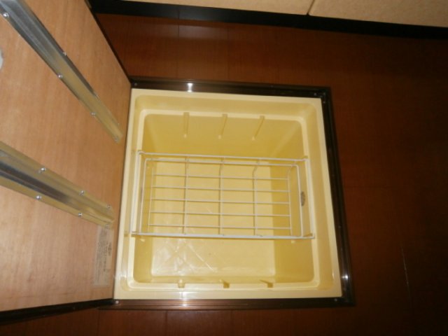 収納　床下収納