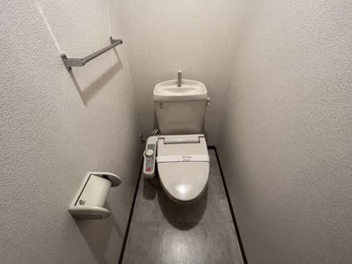 トイレ　温水洗浄暖房便座