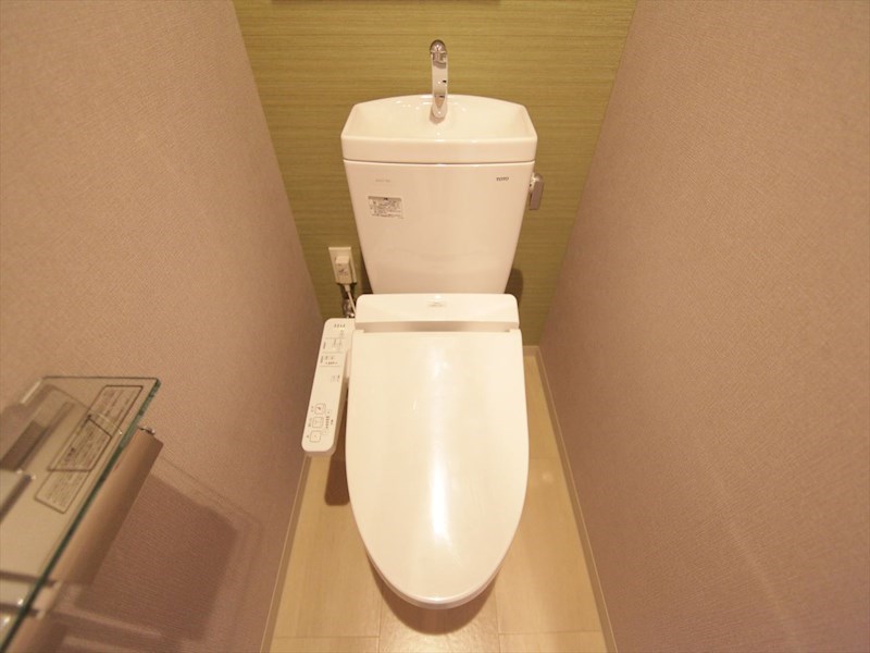 トイレ　温水洗浄暖房便座付トイレ