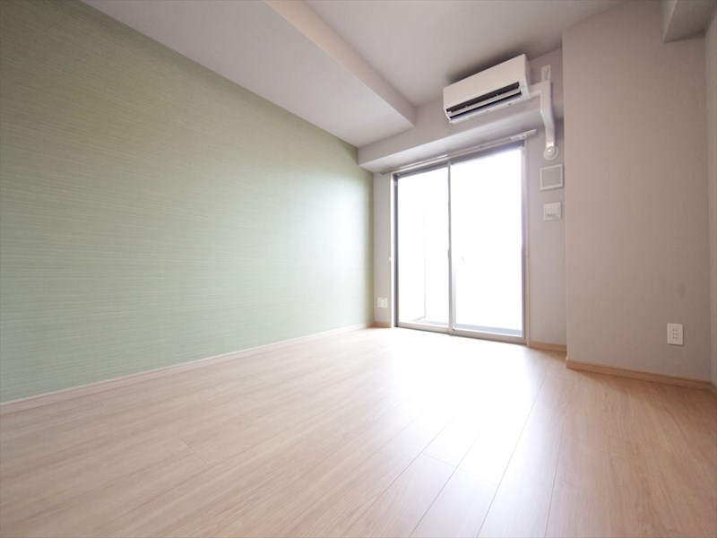 その他部屋・スペース　洋室8.9帖　エアコン完備　クローゼット付　バルコニー