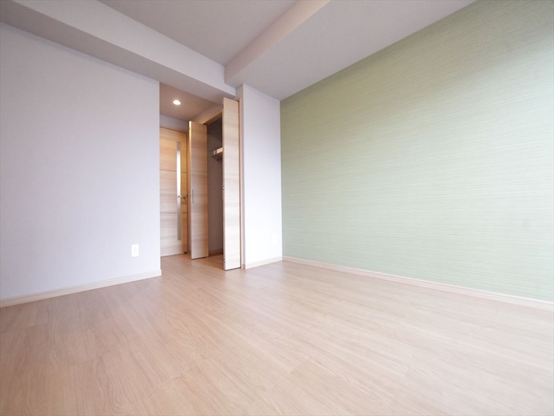 居室・リビング　洋室8.9帖　クローゼット付（収納充実してます）