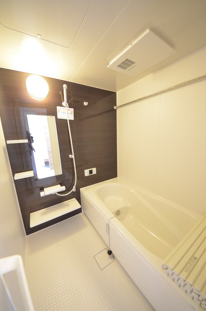 バス・シャワールーム　★ゆったりとしたバスルームで癒しのひと時を…★