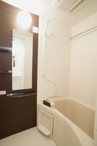 バス・シャワールーム　「浴室換気乾燥機付きバスルーム」