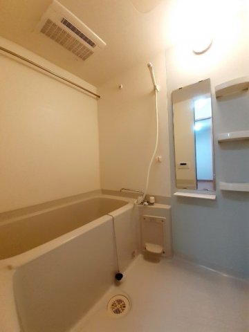 バス・シャワールーム　お風呂です