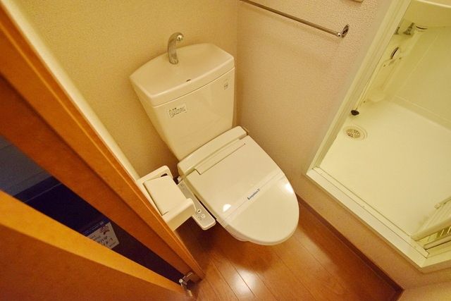 トイレ　ウォシュレット付です♪