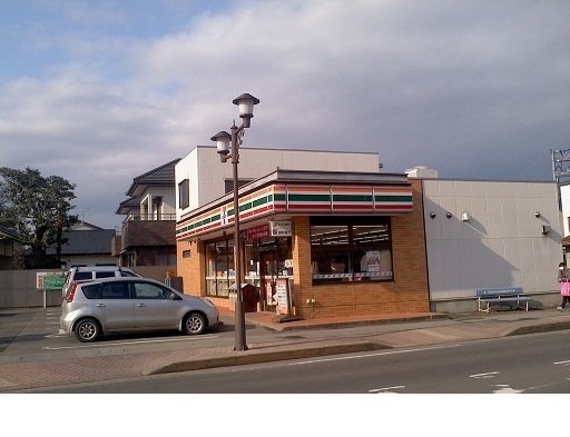 その他　セブンイレブン福島梁川右城町店まで700m