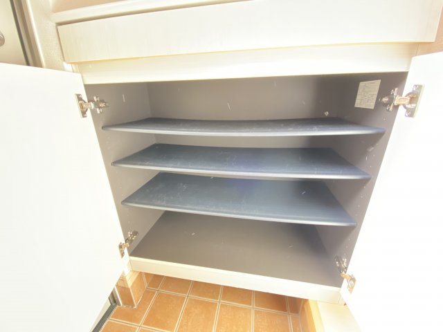 収納　シューズボックス