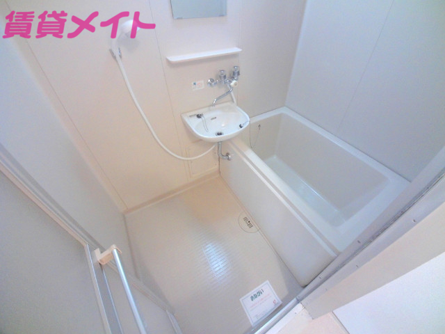 バス・シャワールーム　同型反転タイプ画像