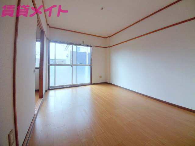 居室・リビング　同型反転タイプ画像