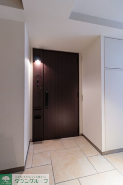 玄関　※写真は同タイプ住戸です。