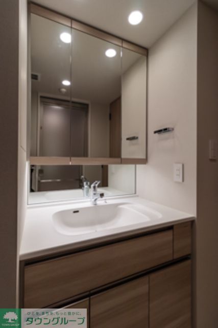 洗面設備　※写真は同タイプ住戸です。