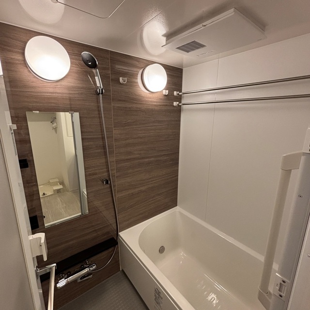 バス・シャワールーム　※写真は同タイプ住戸です。